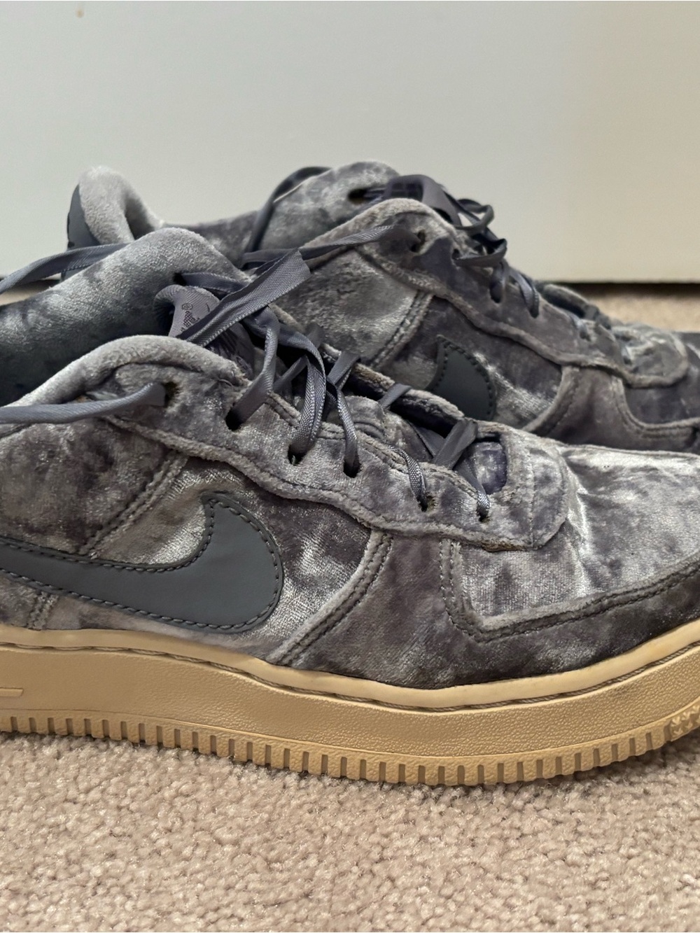 Nike Air Force 1 Women’s Size 6 Crushed Velvet Low-Top Sneakers Dark Sky Blue
